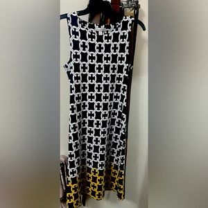 Sleeveless dress, worn twice